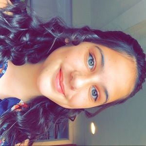 Meet your Posher, Halley